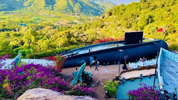 Nha Trang Impression Submarine Tourist Area offers creative travel experience