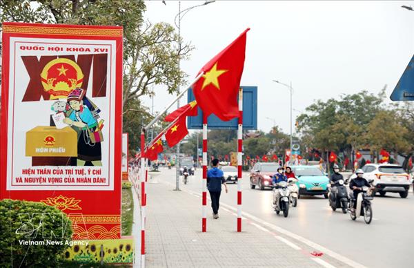 旅加越南侨胞与知识分子高度评价越南国会在国家发展进程中的作用