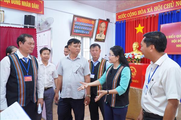 Bầu cử Quốc hội và HĐND: Gác lại việc riêng, hòa mình vào ngày hội non sông