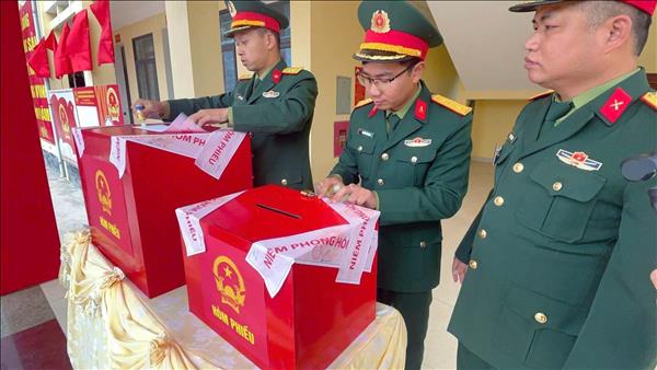 Bầu cử Quốc hội và HĐND: Đảo tiền tiêu, đồn biên phòng tiến hành bầu cử sớm