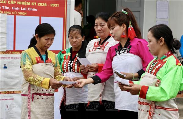 Người Mảng ở bản vùng biên Nậm Sảo 1 vui ngày hội non sông