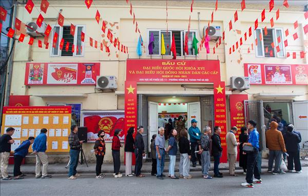 Hanói: Más de un millón de votantes participan en la jornada electoral