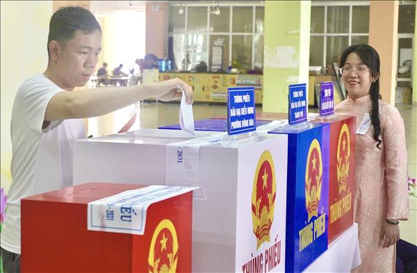 Sinh viên Thành phố Hồ Chí Minh hào hứng đi bầu cử