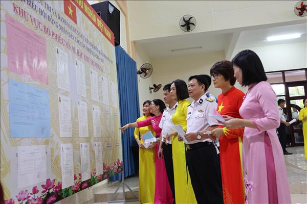 Bầu cử Quốc hội và HĐND: Cử tri đặc khu Trường Sa hòa chung ngày hội bầu cử của cả nước