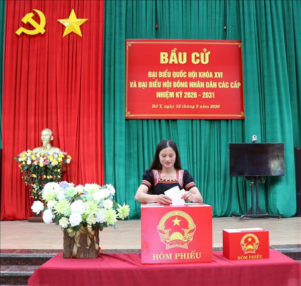 Không khí phấn khởi trong ngày bầu cử ở Ngã ba Đông Dương​