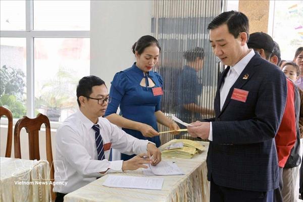 Les îles de la ligne de front et les postes frontières votent par anticipation