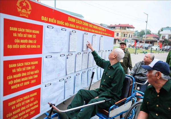 Những hình ảnh ấn tượng trong buổi sáng của Ngày hội non sông   