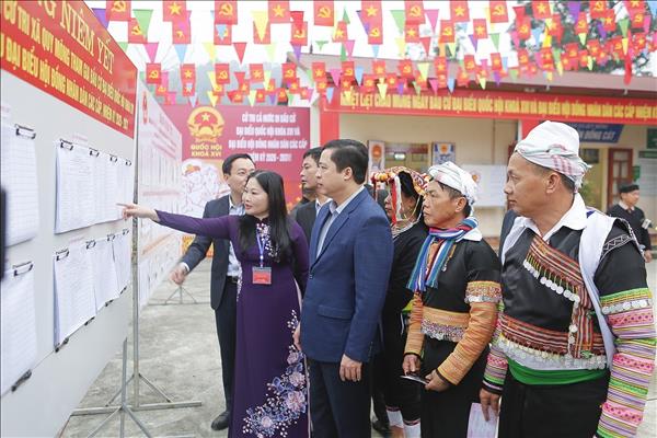 Bộ Nội vụ: Hơn 71% cử tri cả nước đã bỏ phiếu trước 12 giờ