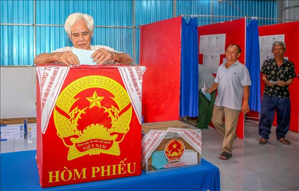 Từ biên giới đến khu công nghiệp, đồng bào tôn giáo Tây Ninh gửi gắm niềm tin vào từng lá phiếu