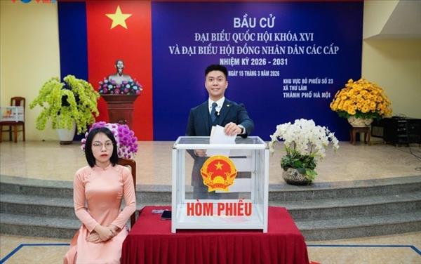 ຊາວ ຫວຽດ​ນາມ ອາ​ໄສ ຢູ່​ຕ່າງ​ປະ​ເທດ ມຸ່ງ​ໄປ​ເຖິງ ວັນ​ບຸນ​ຂອງ​ປະ​ເທດ​ຊາດ, ຝາກ​ຝັງ​ຄວາມ​ເຊື່ອ​ໝັ້ນ​ຜ່ານ​ບັດ​ເລືອກ​ຕັ້ງ