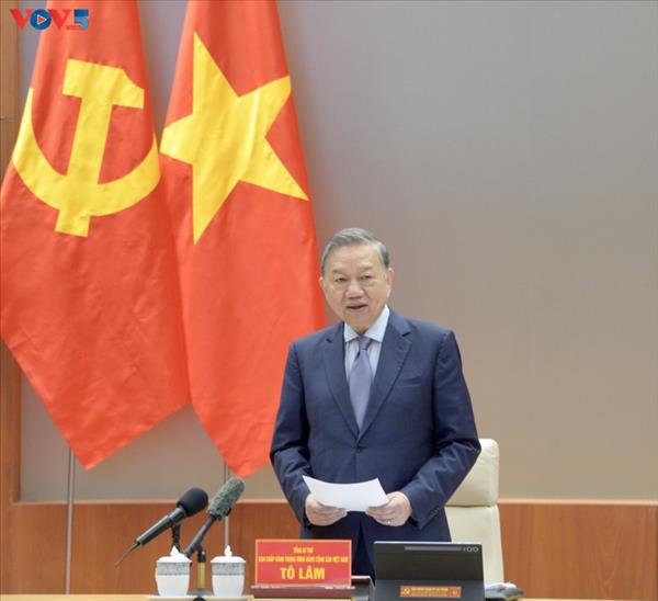 លោកអគ្គលេបក្ស តូ ឡឹម៖ ទីក្រុងហៃផុងត្រូវកែលម្អគំរូកំណើន ដោយផ្អែកលើវិទ្យាសាស្ត្រ បច្ចេកវិទ្យា និងនវានុវត្តន៍