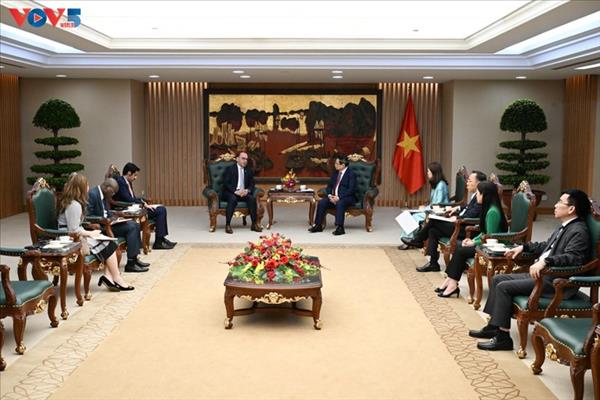 នាយករដ្ឋមន្ត្រី លោក ហ្វាម មិញ ជីញ ស្នើឲ្យកាតាពង្រឹងកិច្ចសហប្រតិបត្តិការថាមពលជាមួយវៀតណាម