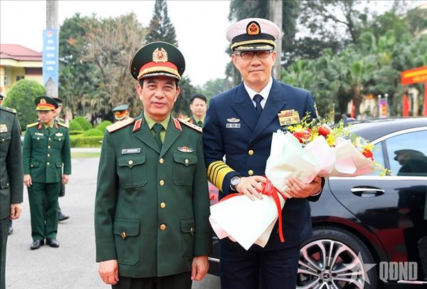 Le ministre chinois de la Défense rend visite à la Brigade de commandos 113 du Vietnam
