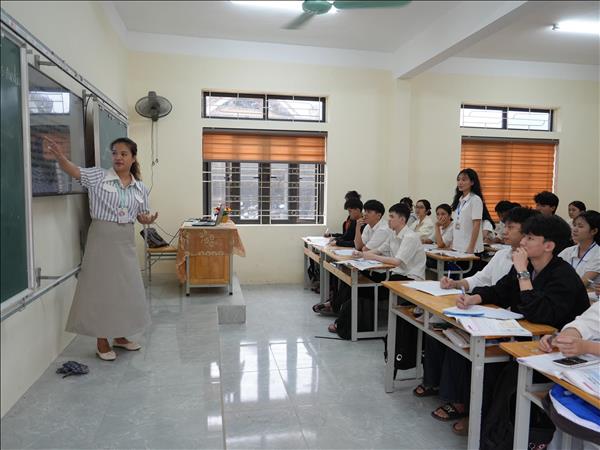 Cơ hội tiếp cận môi trường giáo dục quốc tế và rèn luyện ngoại ngữ