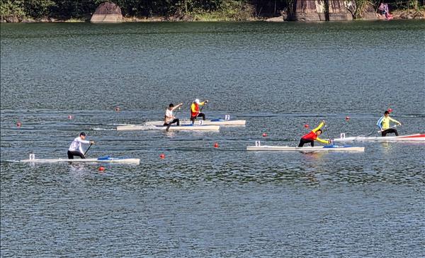 Gần 500 vận động viên tranh giải đua thuyền Rowing và Canoeing quốc gia tại Đà Nẵng