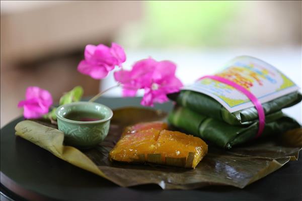 Vietnams Symbol of Love Between Husband and Wife