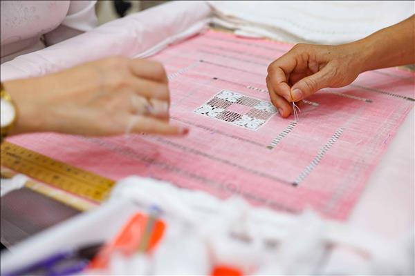 전통 자수 되살리는 사람들...‘시간의 실 프로젝트 화제