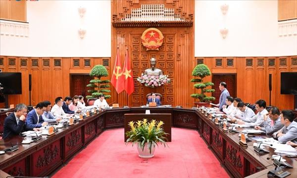 ນາ​ຍົກ​ລັດ​ຖະ​ມົນ​ຕີ ຟ້າມ​ມິງ​ຈິງ: ບໍ່​ປະ​ໃຫ້​ຂາດ​ເຂີນ​ນ້ຳ​ມັນ​ໃນ​ບໍ່​ວ່າ​ກໍ​ລະ​ນີ​ໃດ