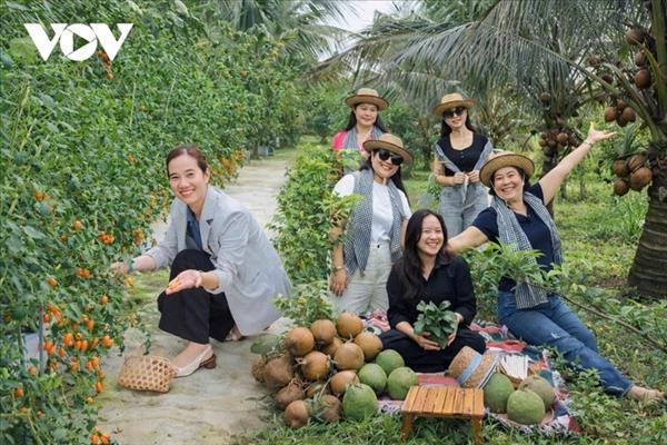 ឆ្លងកាត់បទពិសោធន៍នៃដំណើរទេសចរណ៍កសិកម្មជុំវិញភ្នំ Ba Den