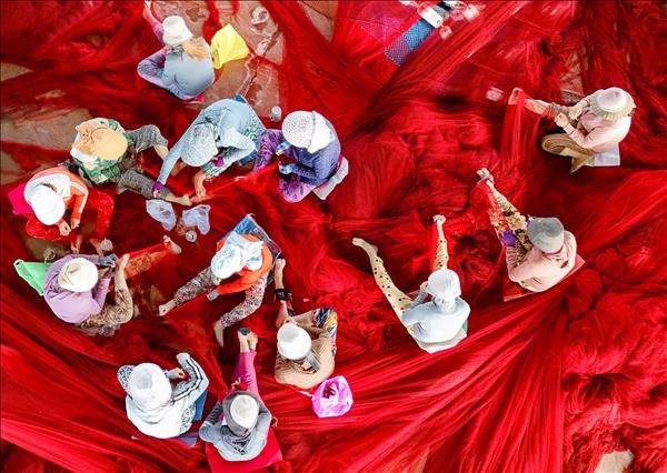 Triển lãm ảnh Việt Nam, một vùng đất, một dân tộc của Nhà báo Lê Minh tại Pháp