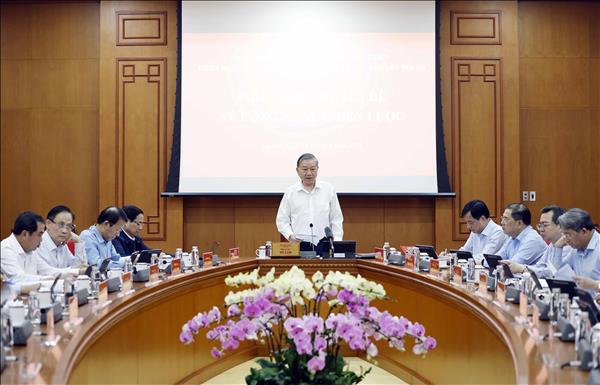 Party chief demands urgent acceleration on strategic tech push