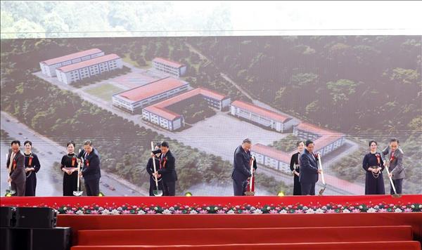 또 럼 당 서기장, 접경지 학교는 국경 주민의 믿음이자 꿈… 121개교 동시 착공