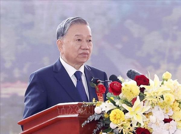 ເລ​ຂາ​ທິ​ການ​ໃຫຍ່ ໂຕ​ເລິມ: ບັນ​ດາ​ໂຮງ​ຮຽນ​ເຂດ​ຊາຍ​ແດນ​ແມ່ນ​ບ່ອນ​ຝາກ​ຝັງ​ຄວາມ​​ເຊື່ອໝັ້ນ, ຄວາມ​ຝັນ​ຂອງ​ພໍ່​ແມ່​ປະ​ຊາ​ຊົນ​ເຂດ​ຊາຍ​ແດນ