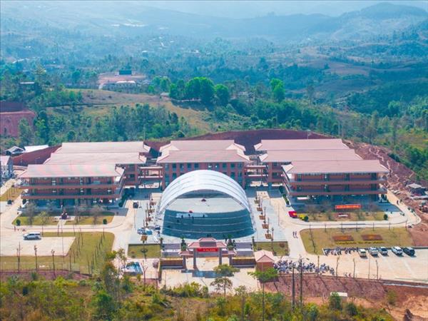 ベトナム、国境地域の小中一貫寄宿学校121校が一斉に着工