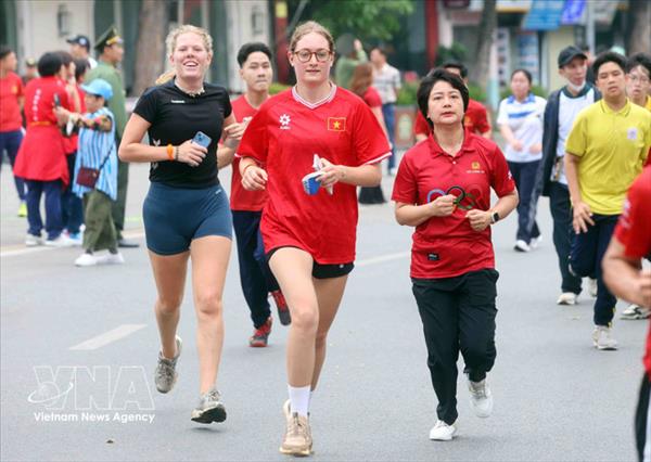 Près de 17.000 personnes participent à la Journée de course olympique à Hanoï