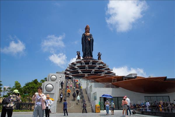 Núi Bà Đen – Biểu tượng vươn cao của miền Đông Nam Bộ