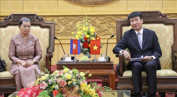 Cambodian solidarity front delegation visits Ninh Binh to boost bilateral ties