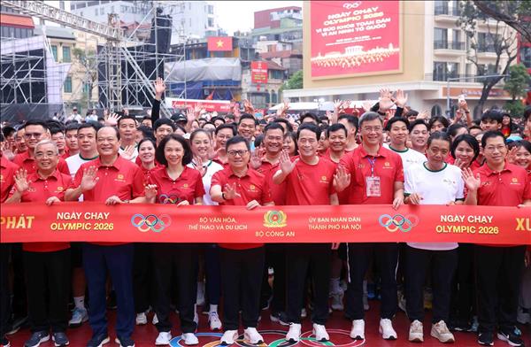 Nearly 17,000 join Olympic Run Day for public health, national security in Hanoi