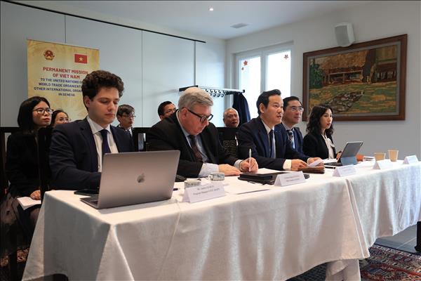 Phái đoàn Việt Nam tại Geneva thảo luận diễn biến mới trong chính sách thuế quan của Mỹ