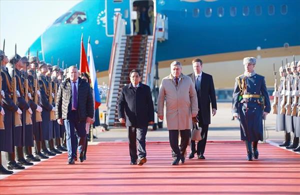 越南政府总理范明政启程对俄罗斯进行正式访问