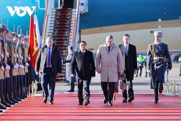 លោកនាយករដ្ឋមន្ត្រី ហ្វាម មិញជីញ មកដល់ទីក្រុងម៉ូស្គូ ចាប់ផ្តើមដំណើរទស្សនកិច្ចផ្លូវការនៅសហព័ន្ធរុស្ស៊ី