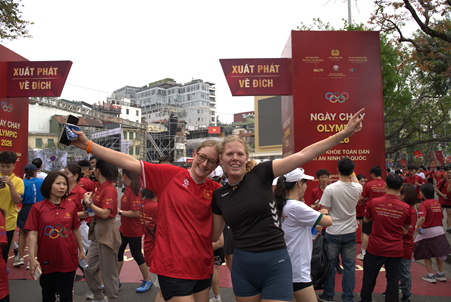 Ngày chạy Olympic vì sức khỏe toàn dân, vì an ninh Tổ quốc năm 2026: Sắc đỏ lan tỏa khắp Thủ đô