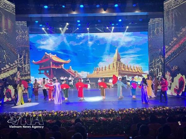 Vietnan envía mensajes de felicitación a altos líderes de Laos