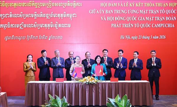 Tăng cường hợp tác giữa Mặt trận hai nước Việt Nam - Campuchia