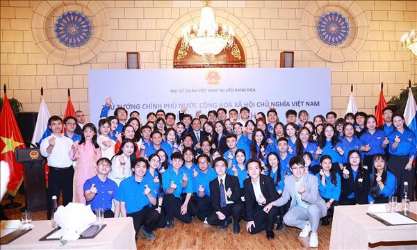 Le Premier ministre Pham Minh Chinh rencontre la communauté vietnamienne en Russie