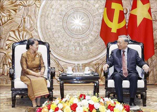 Party chief To Lam receives Cambodian solidarity front delegation