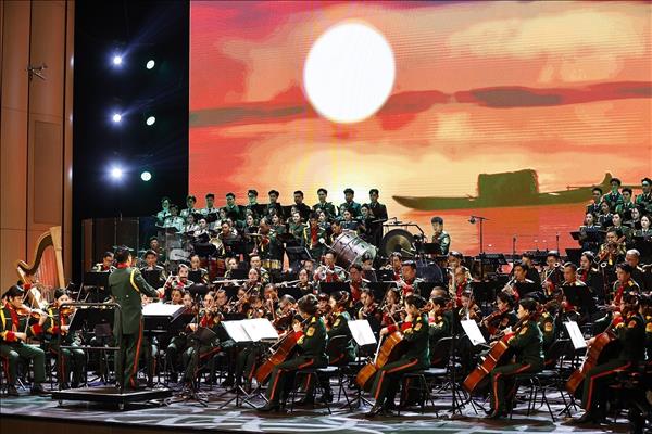 Lancement de lOrchestre symphonique de lArmée avec un concert dexception en présence du leader du Parti