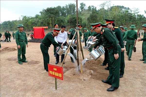 Phát động phong trào trồng cây và thi đua giai đoạn 2026-2030