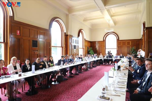 ទាក់ទាញវិនិយោគិនអូស្ត្រាលីឱ្យចូលរួមមជ្ឈមណ្ឌលហិរញ្ញវត្ថុអន្តរជាតិវៀតណាម