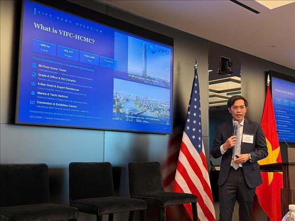 Đưa Trung tâm Tài chính quốc tế Việt Nam vào radar của dòng vốn toàn cầu