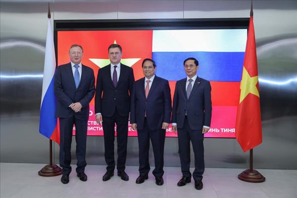 Le PM travaille avec le principal partenaire pétrolier et gazier russe du Vietnam