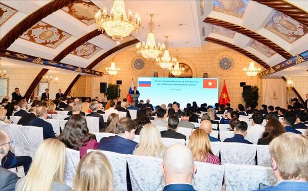 ທ່ານນາຍົກລັດຖະມົນຕີ ຟ້າມມິນຈິງ ເຂົ້າຮ່ວມເວທີປາໄສວິສາຫະກິດ ຫວຽດນາມ - ສະຫະພັນ ລັດເຊຍ