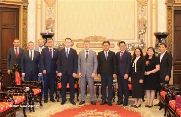 Renforcer la coopération entre Ho Chi Minh-Ville et les régions de la Fédération de Russie
