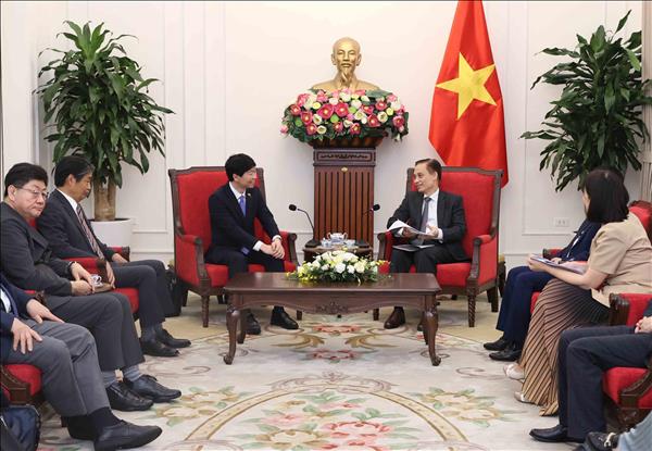 Renforcement de la coopération entre Okayama (Japon) et des localités vietnamiennes