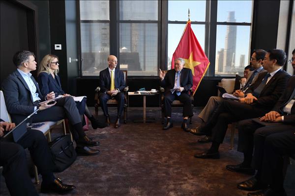 Deputy PM meets with leaders of UN, leading US corporations