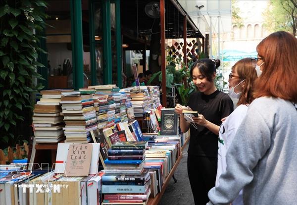 完善数字时代的出版生态系统